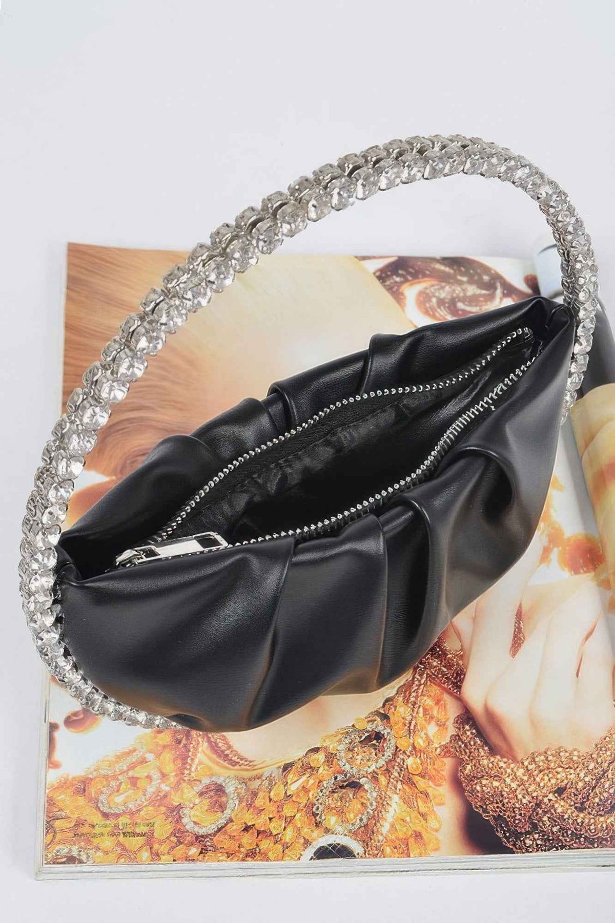 Round Stone Handle Clutch