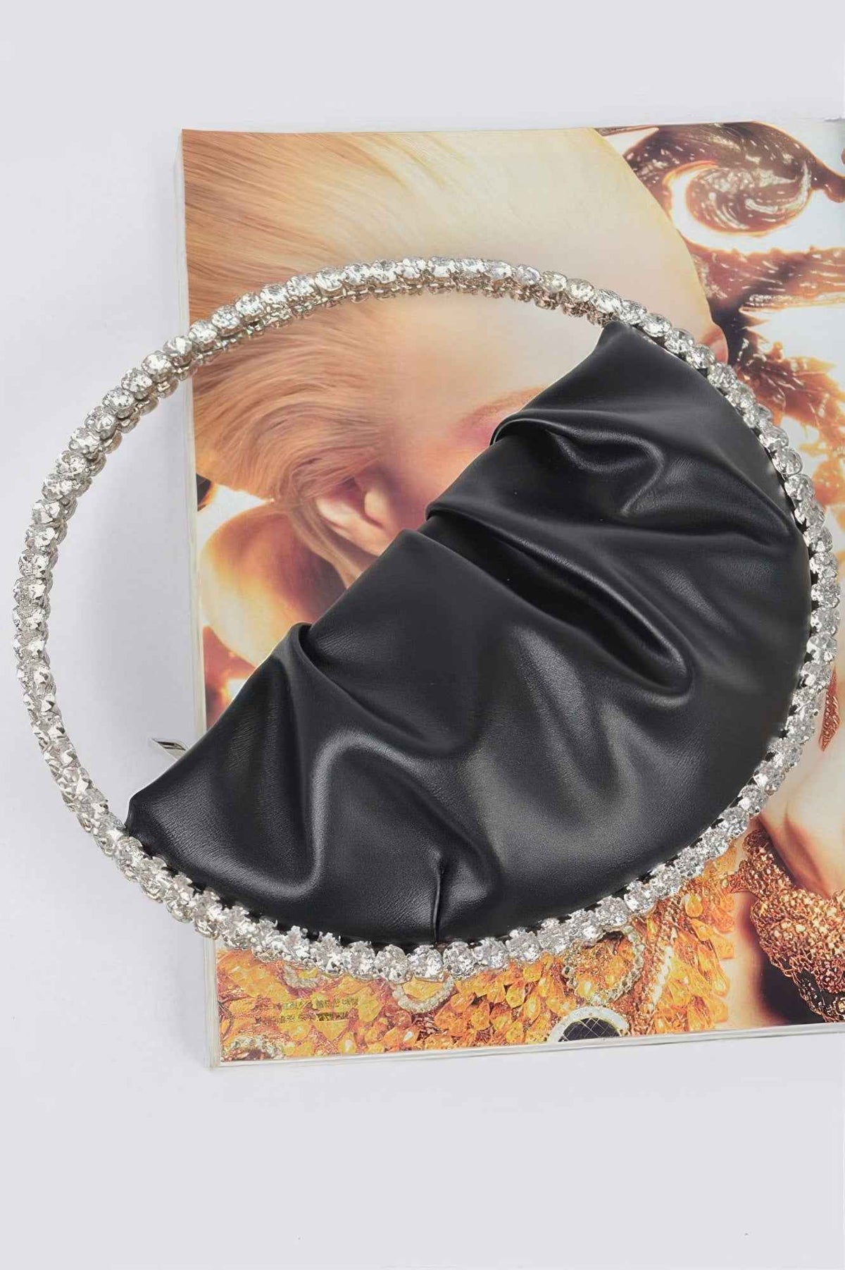 Round Stone Handle Clutch