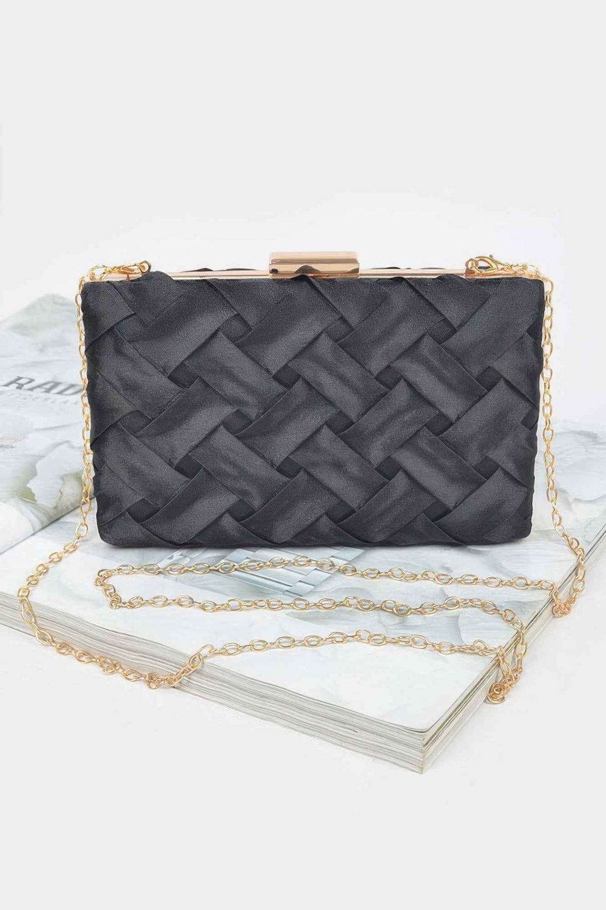 Cross Hatched Chain Clutch