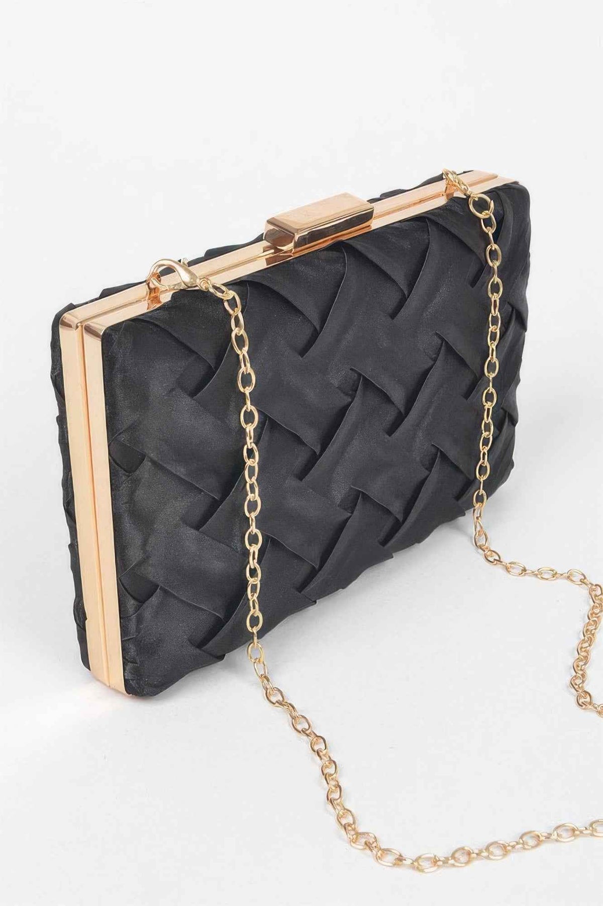 Cross Hatched Chain Clutch